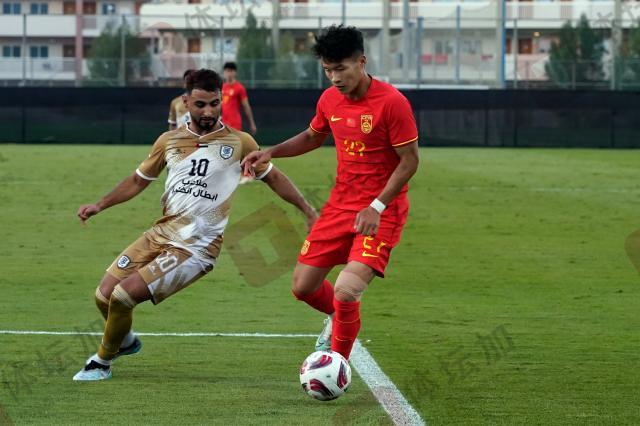 张玉宁戴帽谢鹏飞三助攻 国足末仗热身六球大胜