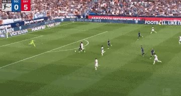 1661106985605059933.gif pp电子-【德甲】马内双响科芒2传1射,拜仁7比0客场横扫波鸿