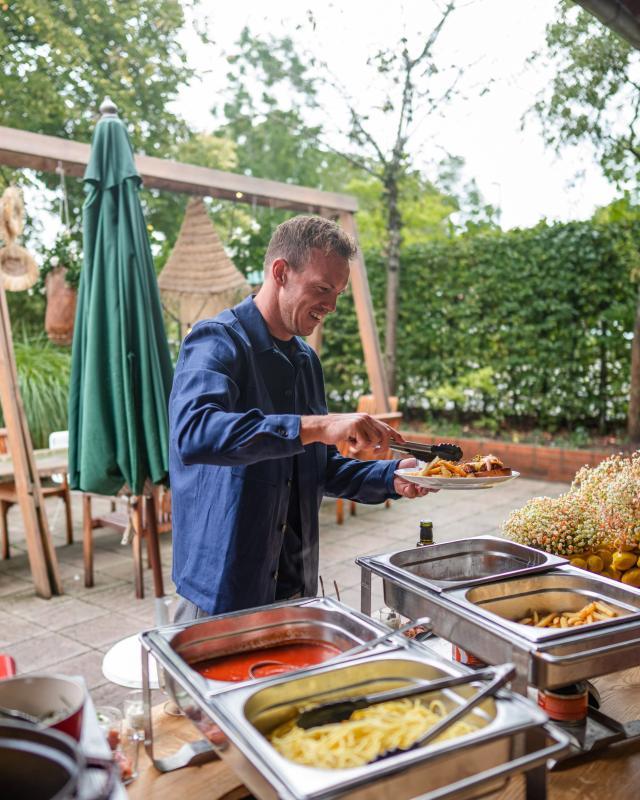 1661781556228057111.jpg pp电子官网-【夜读】触目惊心,5年内7位巴萨球员遭入室抢劫!