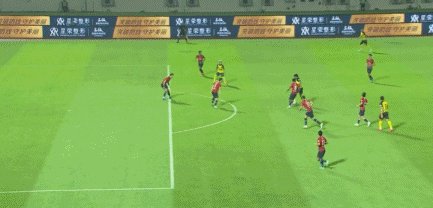 1628430548889037955.gif 【中超】艾克森破纪录韦世豪造3球 重庆1比5广州队